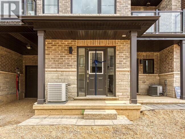 Building Photo - 461-461 Blackburn Dr