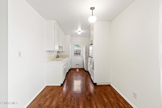 Building Photo - 3341 Porter Ln