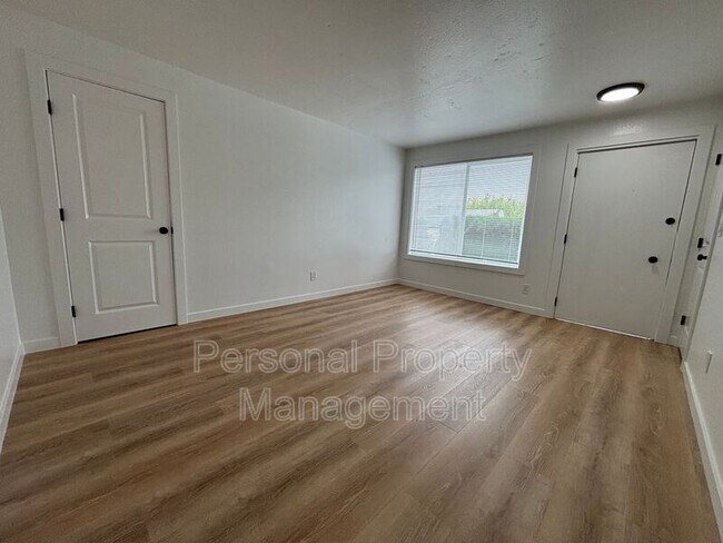 Foto del edificio - 7416 NE Hazel Dell Ave