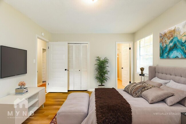 Building Photo - 320 Navajo Pines Dr