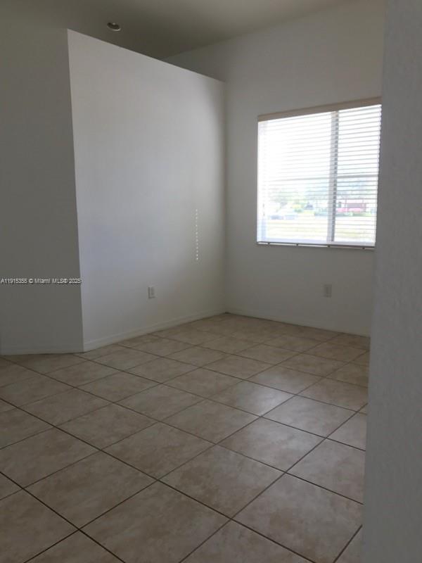 Foto del edificio - 2173 SE 2nd St