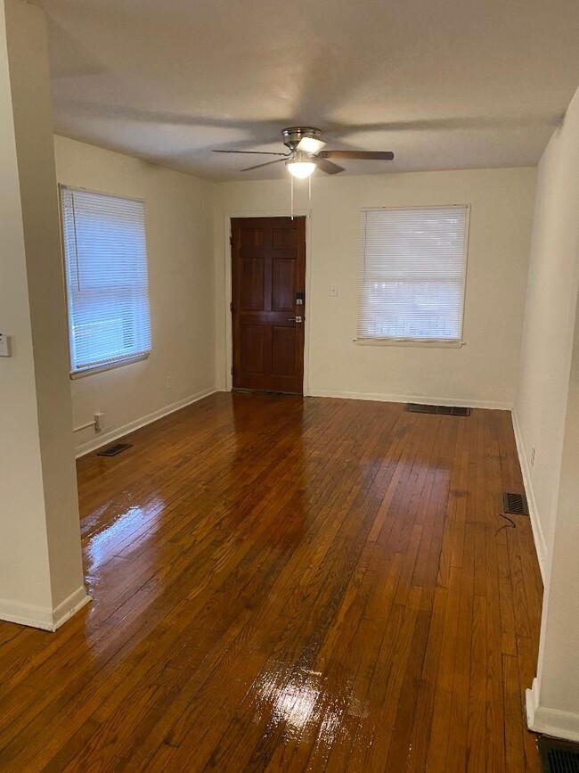 Photo - 625-627 S 10th Street Apartment