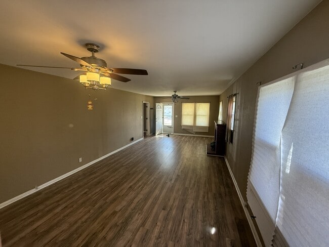 Foto del edificio - 804 E 6th