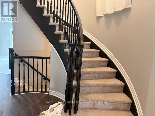 Building Photo - 29 Fallengale Cres