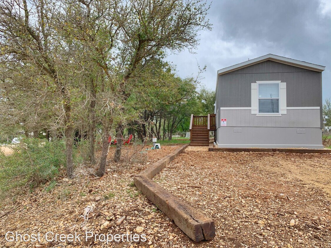 Primary Photo - 3 br, 2 bath House - 185 Lakeshore Ln