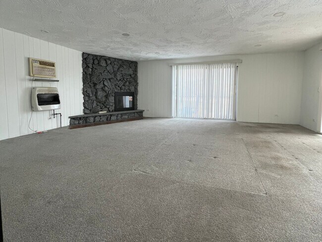 Foto del edificio - 10430 Michael Todd Terrace