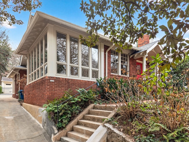 Photo - 719 Elmont Dr House