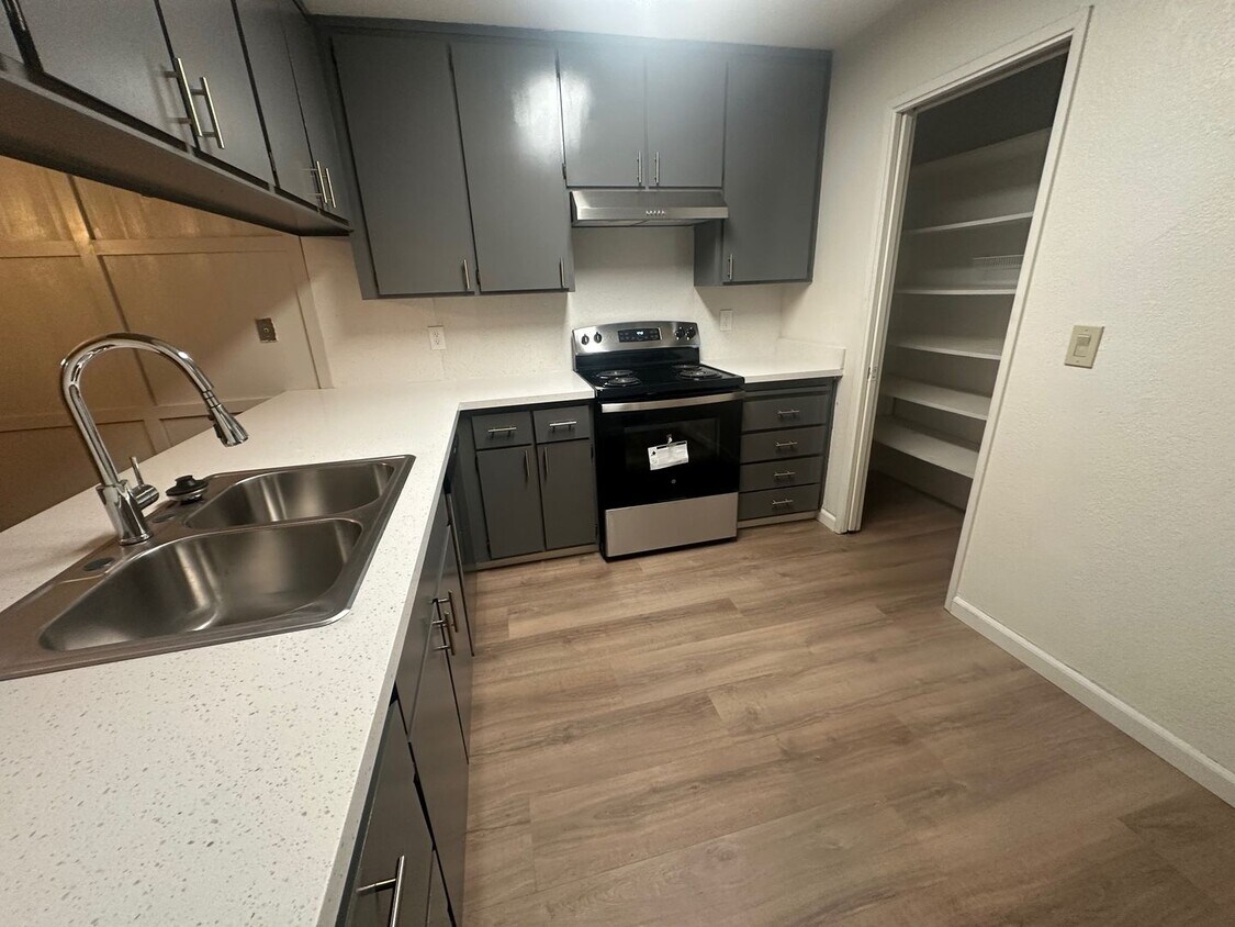 Foto principal - Desirable Duplex Unit with Lincoln Schools