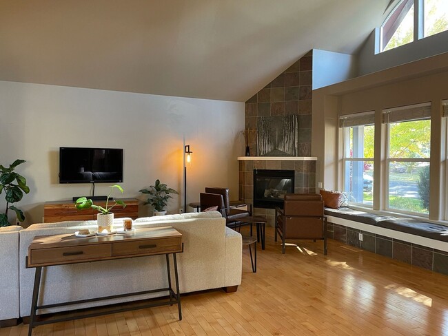 Building Photo - Single Level Home on the Westside of Bend