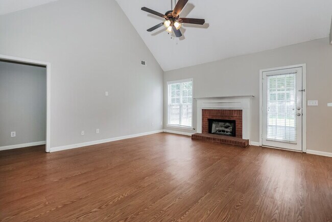 Foto del edificio - 468 Haven Ridge Dr