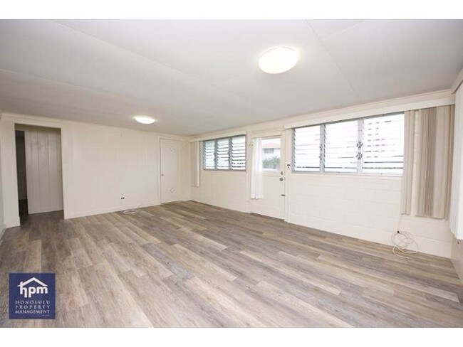 Foto del edificio - 2026 Bachelot St