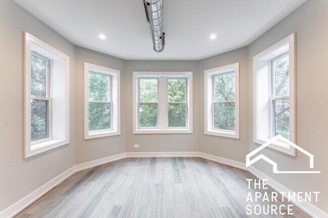 Building Photo - 4319-2 N Francisco Ave