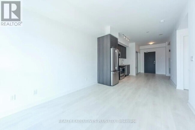 Building Photo - 50 Bruyeres Mews