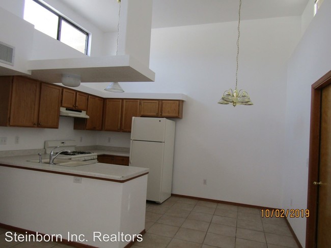Building Photo - 3 br, 2 bath House - 2093 Pine Trail St.
