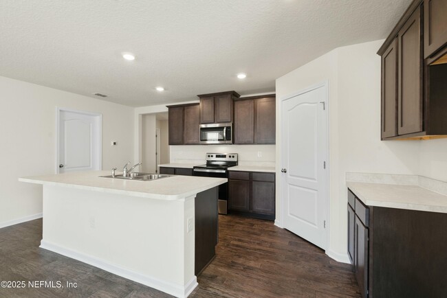 Building Photo - 65461 Crested Heron Ct