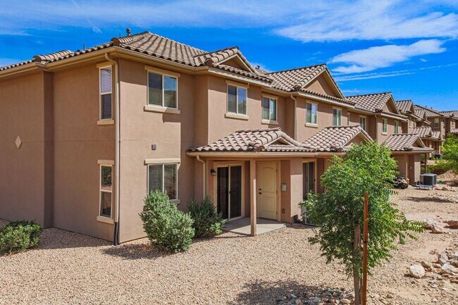 Foto del edificio - Beautiful Fossil Hills END UNIT!!