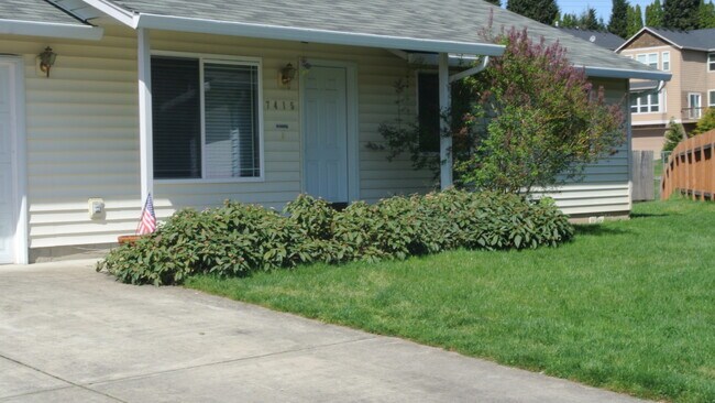 Foto del edificio - 7415 NE 64th Cir