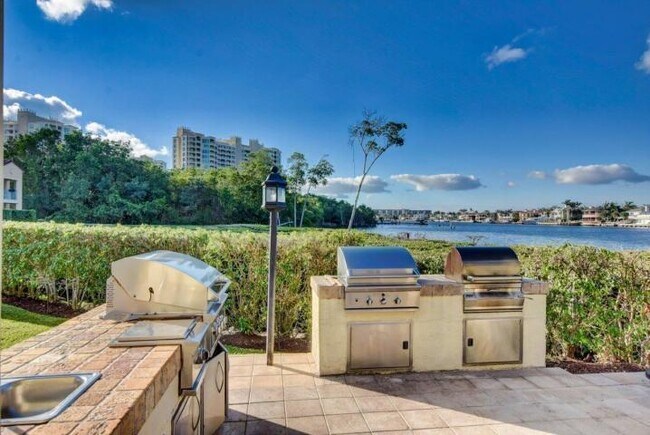 Foto del edificio - 3594 S Ocean Blvd
