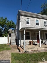 Building Photo - 408 Buttonwood St