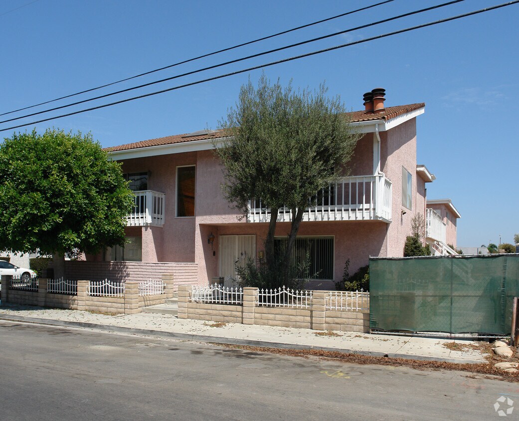 Building Photo - 5111 Dunbar Ave