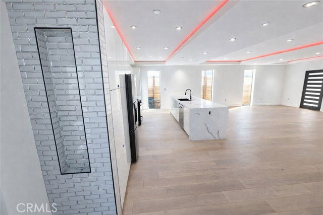 Building Photo - 920 California Ave