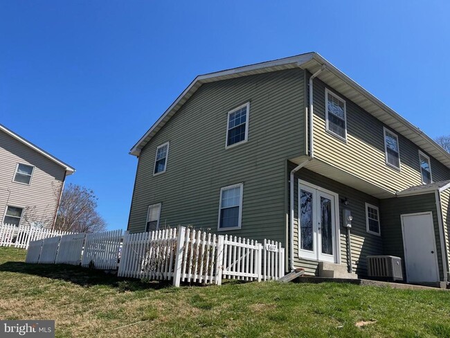 Building Photo - 8617 Colston Ct