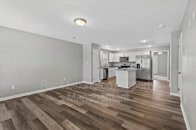 Building Photo - 2013 Dolly Dr