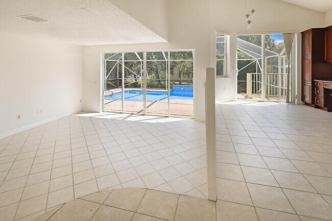 Building Photo - 2477 Westmont Ln