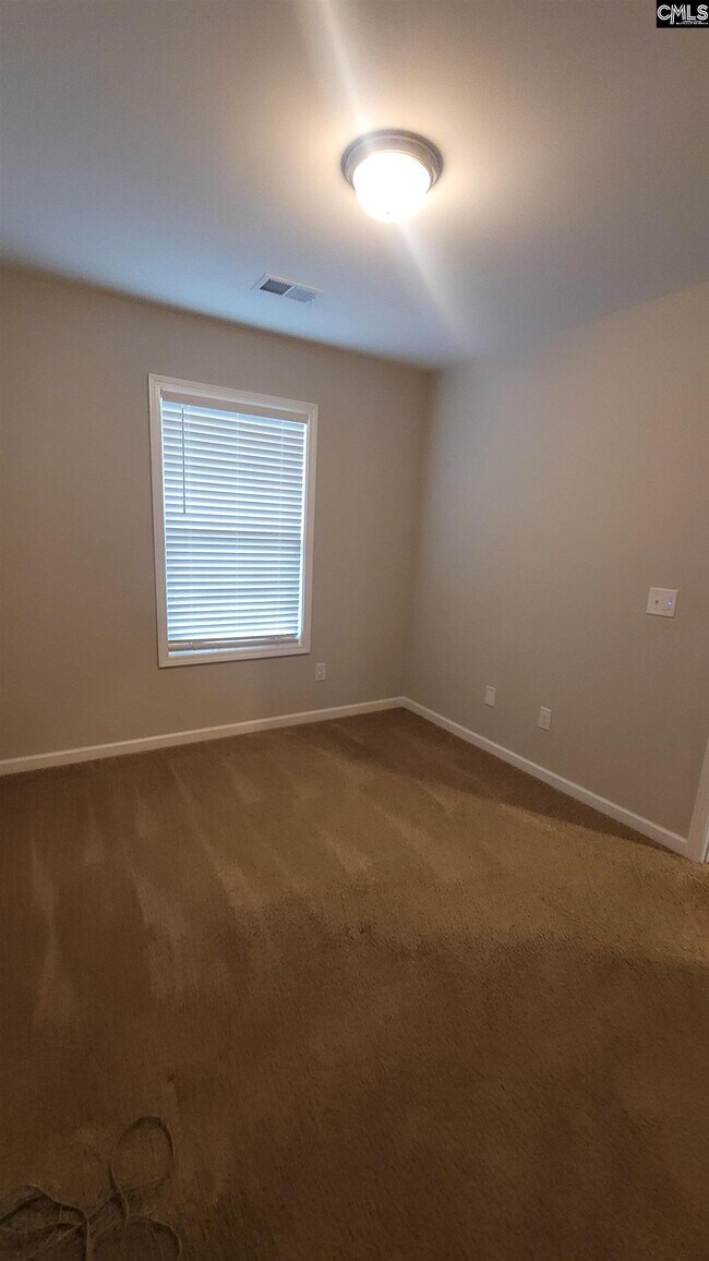 Building Photo - 601 Teaberry Dr