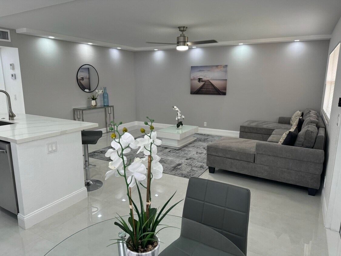 Foto principal - 440 Saxony Ln