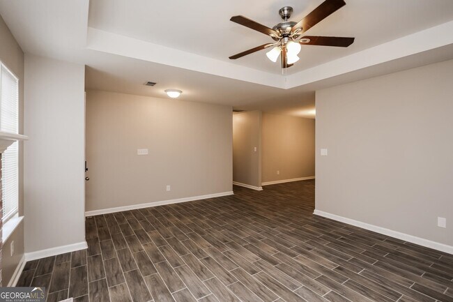 Foto del edificio - 6885 Bannister Park Ln