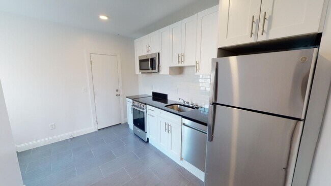Building Photo - 123 Sutherland Rd