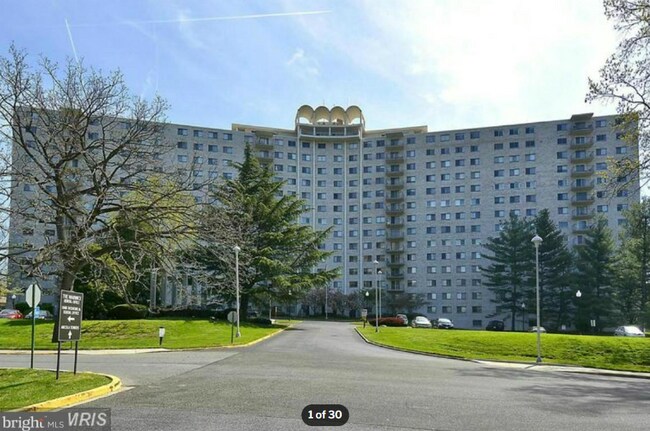 Building Photo - 1121 University Blvd W