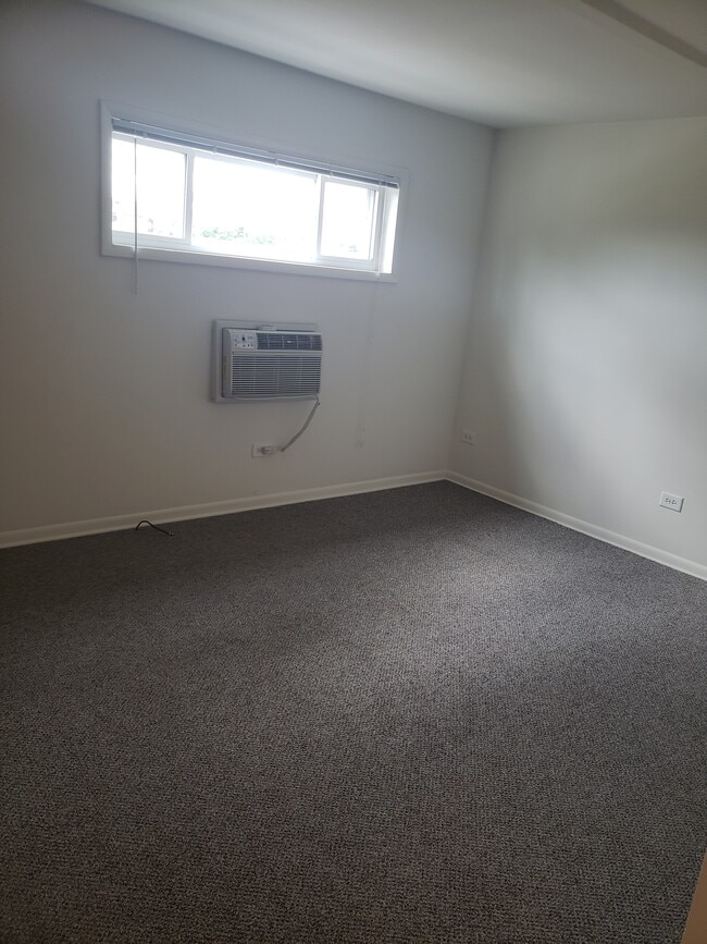 14b Living Space - 7251-7259 Lawrence