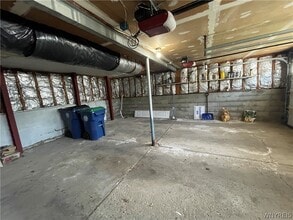 Building Photo - 16 W Klein Rd