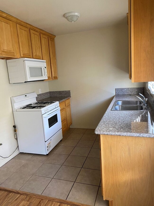 Building Photo - 501 S 7th St