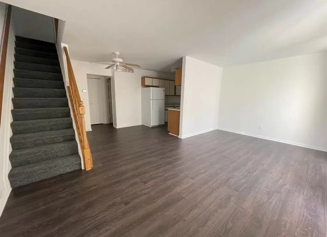 Building Photo - 38585 Wellington Dr