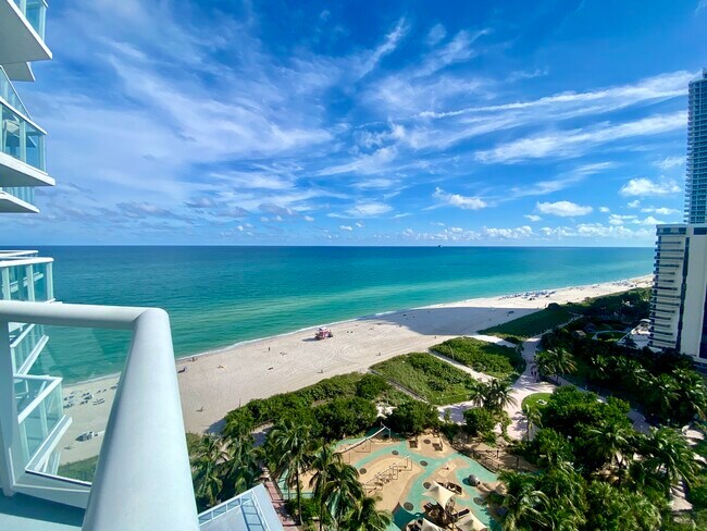 Building Photo - 6515 Collins Ave