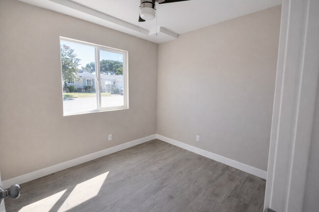 Foto del edificio - 3 Bed / 1 Bath – Prime Rockford Dr Location (Walk to Campus!)