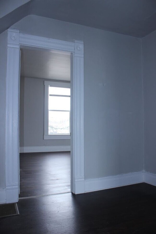 Foto del edificio - 3 bed 1 bath near Campus - Immediate move in