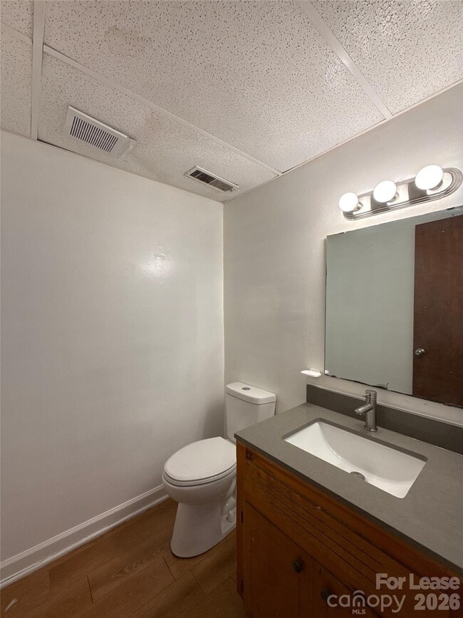 Building Photo - 409 Hawley Ave