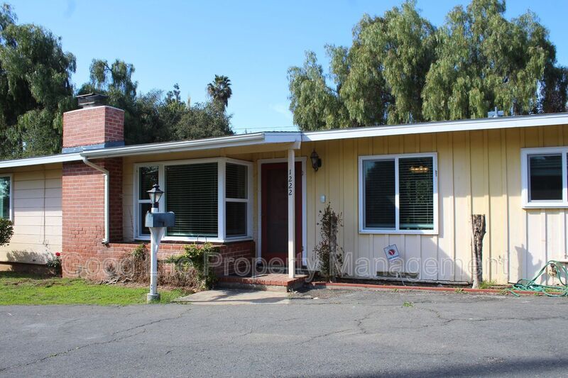 Primary Photo - 1222 Oak Dr
