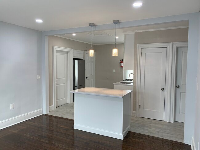 Building Photo - 931 Madison Ave