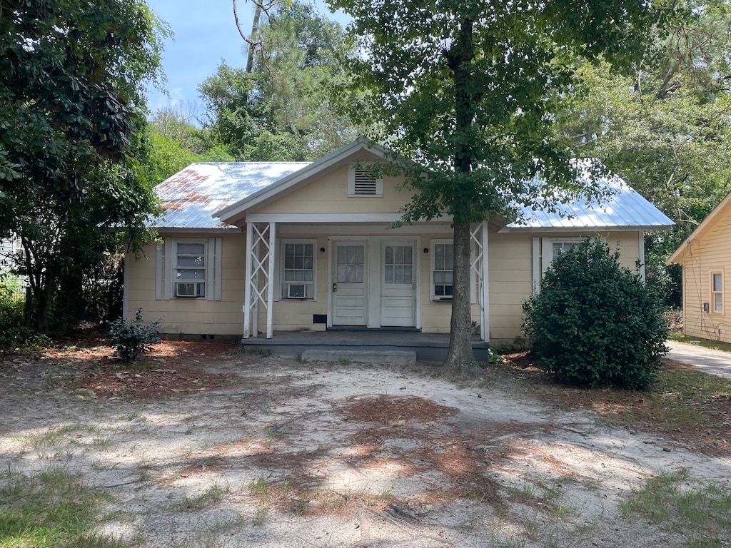 Primary Photo - 1609 Iola Dr