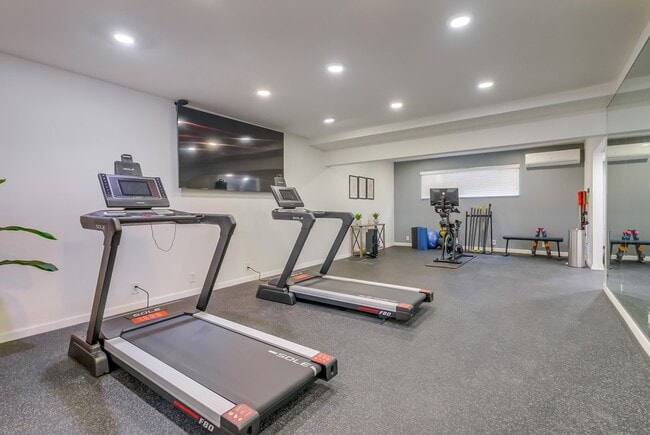 Mini gimnasio - Apartment Complex Near SoFi Stadium with Pool, BBQ Area, Gym and Parking.
