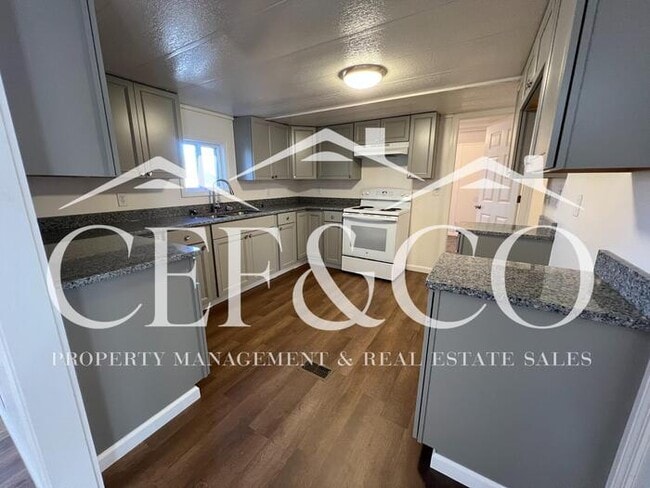 Foto del edificio - 97 State Rd S-42-2088