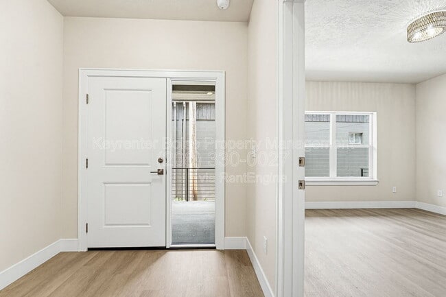 Foto del edificio - 4334 Greentrail