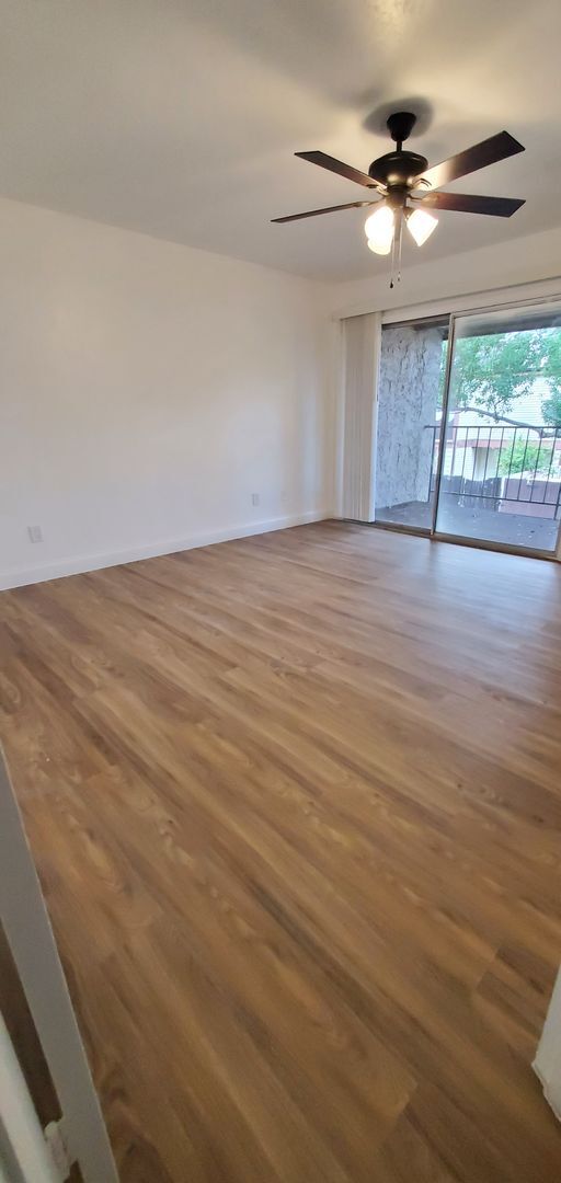Foto del edificio - Spacious one bedroom near The Mall of Mill...