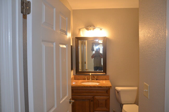 Baño del dormitorio n.° 1 - 897 Fording Island Rd