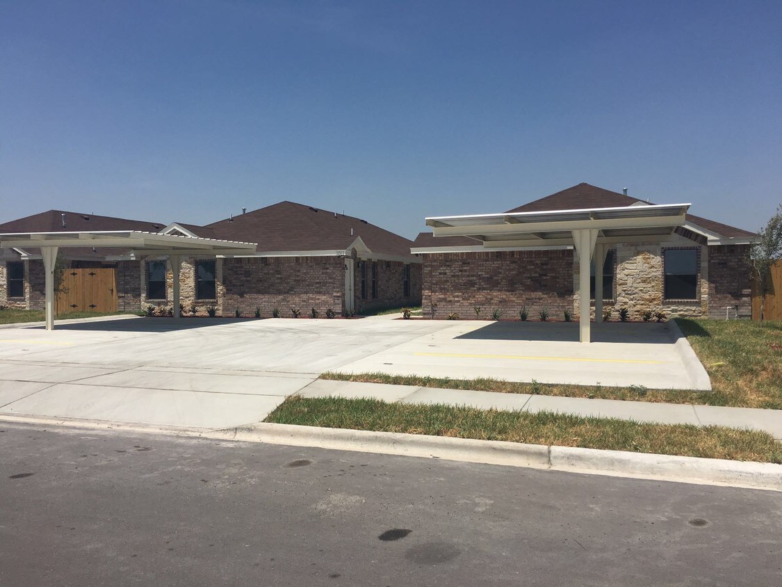 2600 E Wisconsin Rd, Edinburg, TX 78542 Apartments in Edinburg, TX